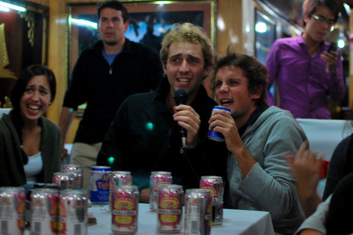 227070_978683759738_199702062_50509936_5740042_n1